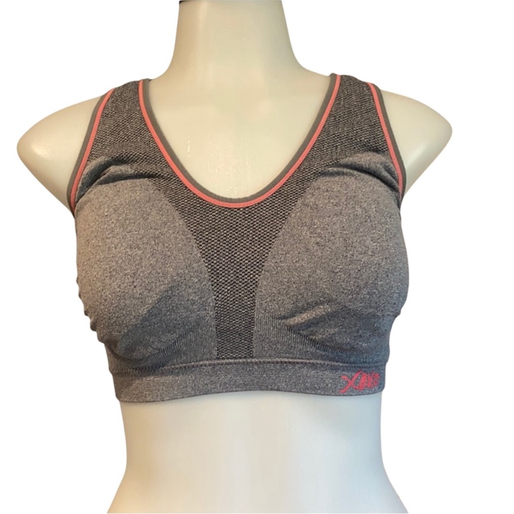 🛑LAST CHANCE🛑Razor Back Padded Sports Bra w/removable pads